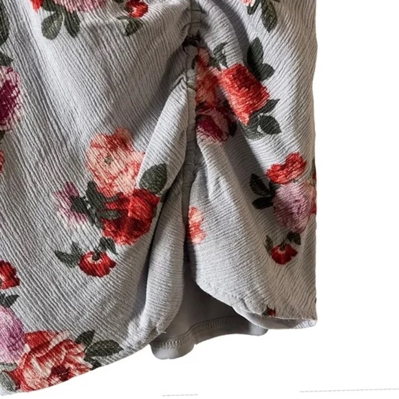 Sadie & Sage | Gray Grandma Floral Crepe Ruched Mini Dress, Large - Picture 3 of 8